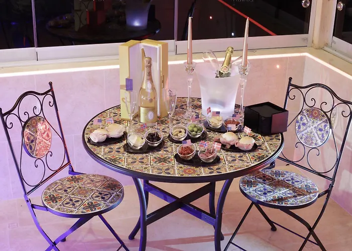 לינה וארוחת בוקר Grecale & רנדה