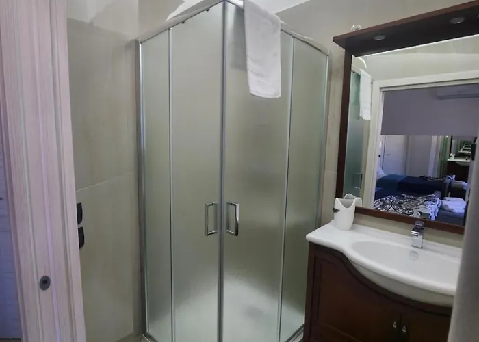 לינה וארוחת בוקר Grecale & רנדה